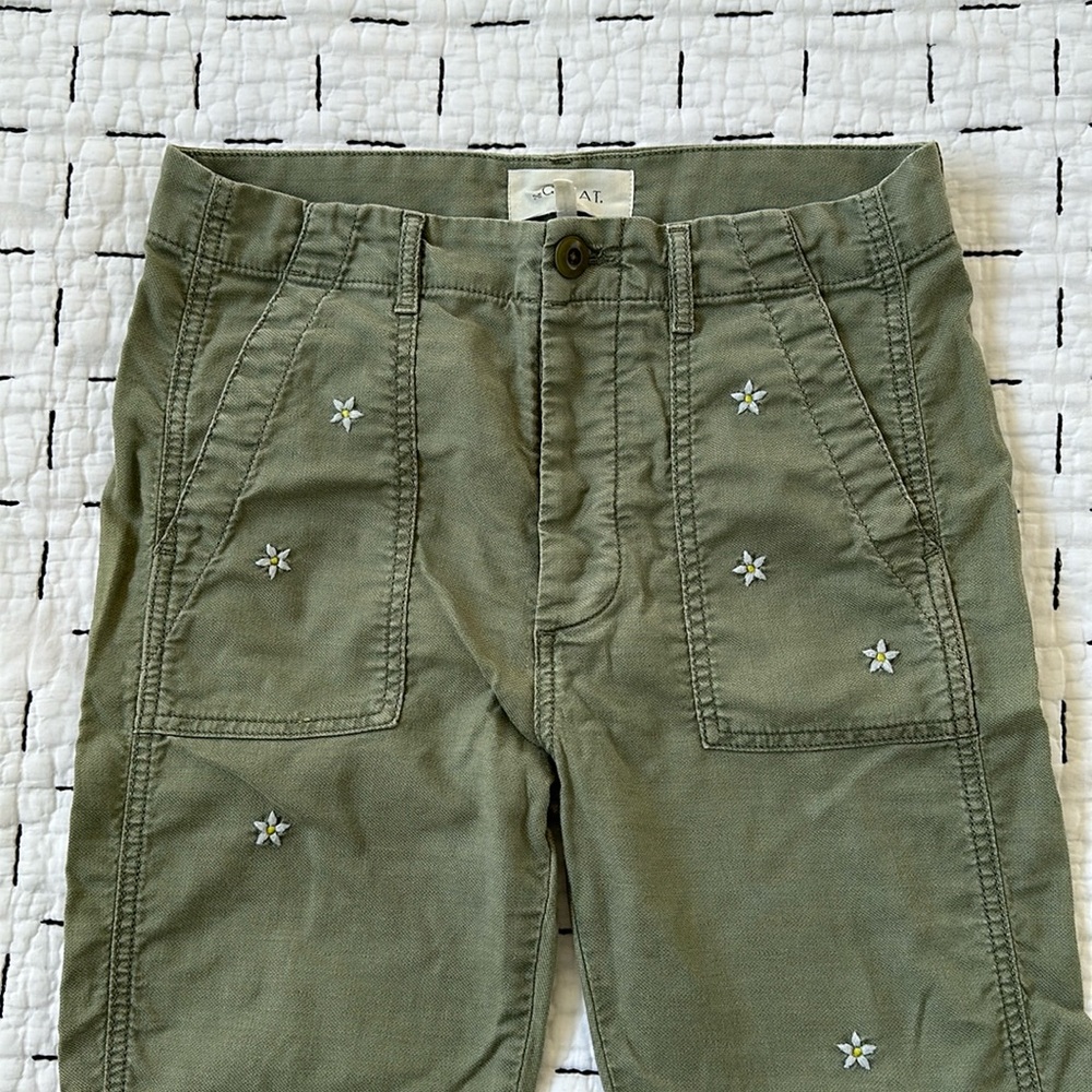 GREAT. olive green army pants with embroidery
